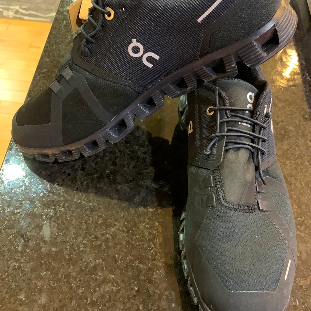 On Cloud. Cloud 5 Waterproof Athletic Shoes. Women’s 10.5